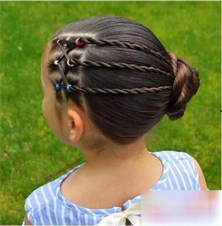 小女孩发型绑扎视频