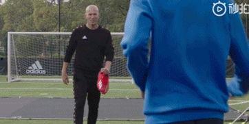 刘若钒视频,展现青春活力，点燃足球梦想